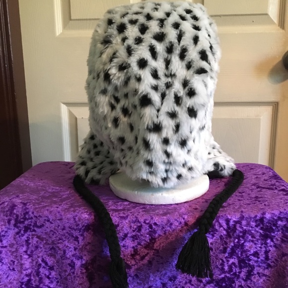 Faux fur hat - Picture 3 of 3